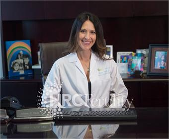 FSH偏高或偏低，赴美试管如何赢好孕?