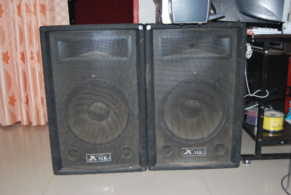 音响设备回收调音台演艺厅家用音响设备