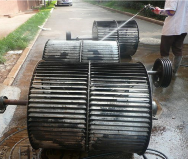 成都酒店食堂抽油烟机清洗佳馨达油烟管道清洗公司大型油烟机清洗