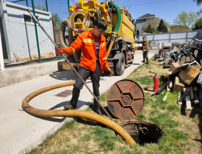 昆明富民化粪池清掏清理 隔油池清理 专车抽粪 淤泥池污水池清